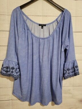 Signature Studio Plus Size 1X Boho Floral bell Sleeve Pull Over Blue Round Neck